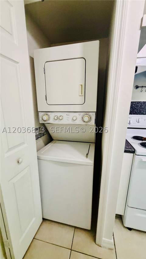 2415 NW 16th St Rd 603-1, Miami FL - photo 20 of 27