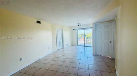 2415 NW 16th St Rd 603-1, Miami FL - photo 22 of 27