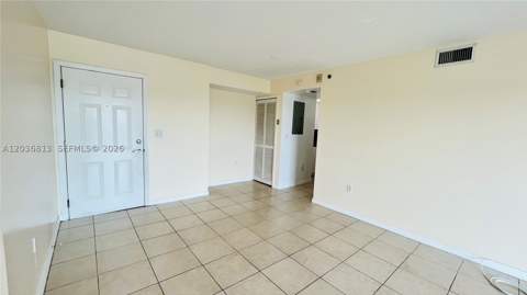2415 NW 16th St Rd 603-1, Miami FL - photo 6 of 27
