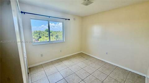 2415 NW 16th St Rd 603-1, Miami FL - photo 9 of 27