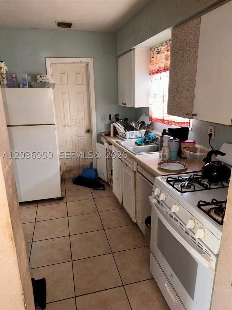 3 bedroom SingleFamilyResidence at 7725 NW 14th Ave, Coral Court, Miami — photo 5
