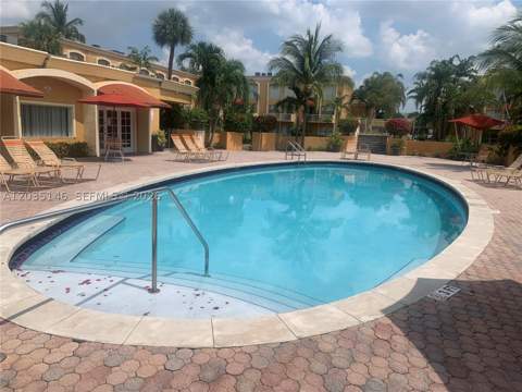 18101 NW 68th Ave E105, Hialeah FL - photo 12 of 18