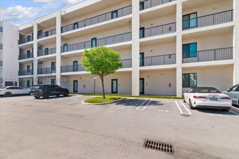 4636 NW 84th Ave 13, Doral FL - photo 10 of 58