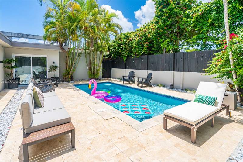 7 bedroom SingleFamilyResidence at 520 SW 22 rd, Brickell Estates, Miami — photo 3