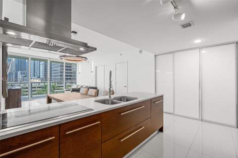 495 Brickell Ave 905, Miami FL - photo 15 of 52