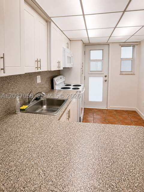 240 Galen Dr 214, Key Biscayne FL - photo 11 of 12