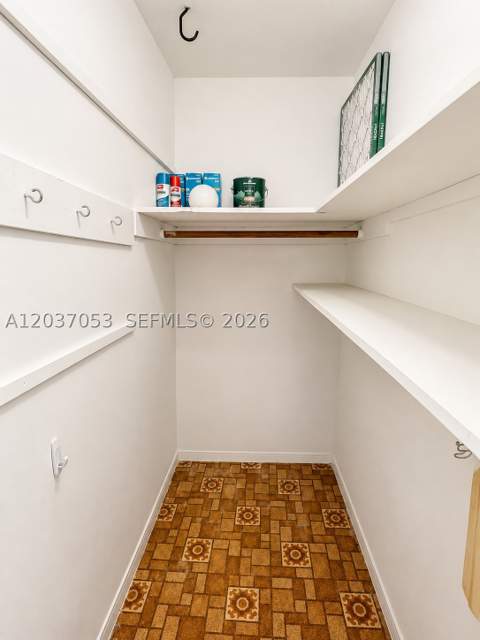 240 Galen Dr 214, Key Biscayne FL - photo 8 of 12