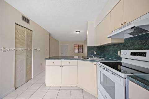 5490 W 21st Ct 310, Hialeah FL - photo 7 of 35
