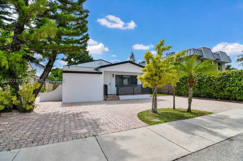 4 bedroom SingleFamilyResidence at 85 SW 30th Ave, Houston Heights, Miami — photo 5