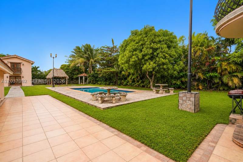4 bedroom SingleFamilyResidence at 300 SW 123rd Ave, Sweetwater Ests Sub, Miami — photo 3