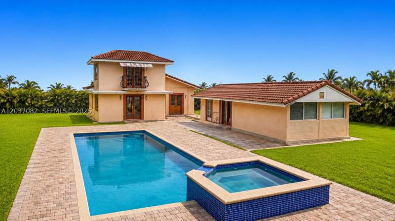4 bedroom SingleFamilyResidence at 300 SW 123rd Ave, Sweetwater Ests Sub, Miami — photo 4