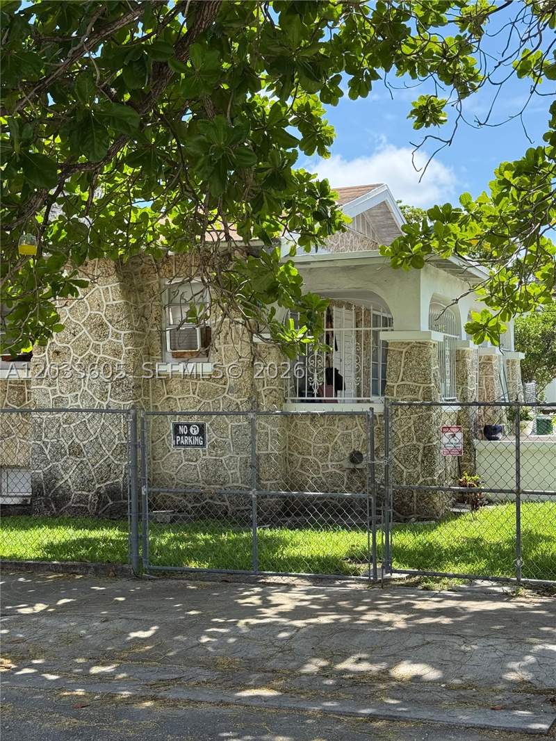 3 bedroom SingleFamilyResidence at 1269 NW 4th St, Lawrence Estate Land Co, Miami — photo 3