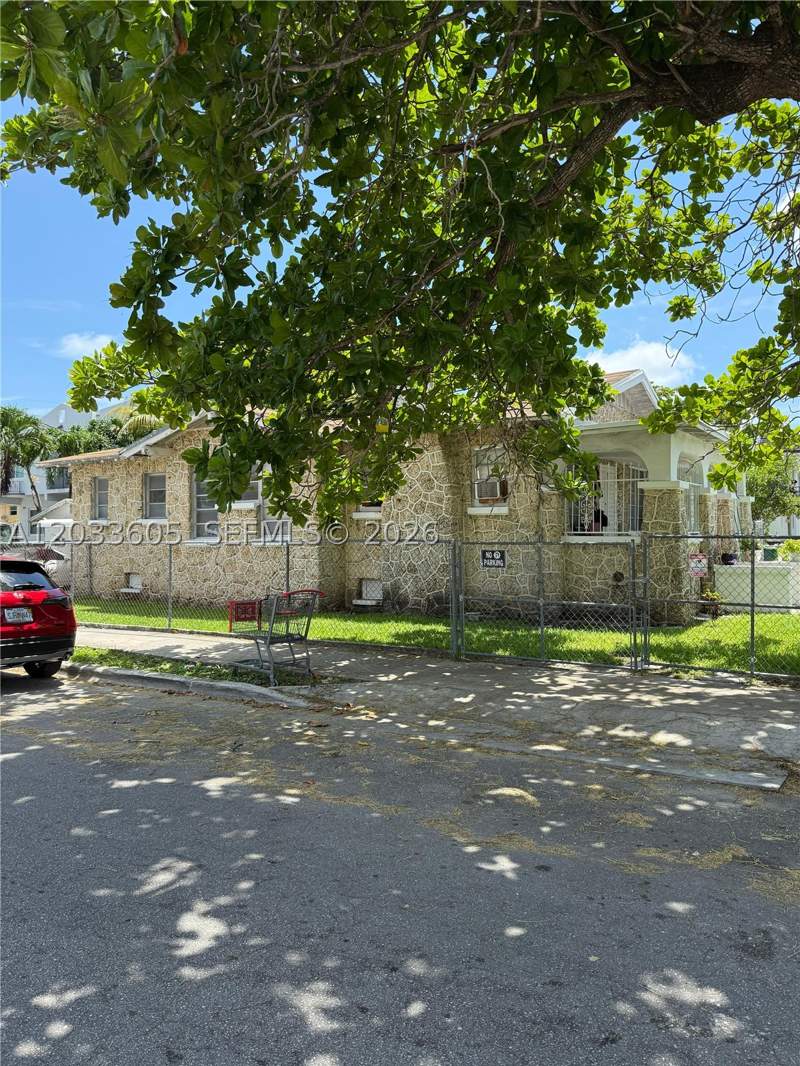 3 bedroom SingleFamilyResidence at 1269 NW 4th St, Lawrence Estate Land Co, Miami — photo 4