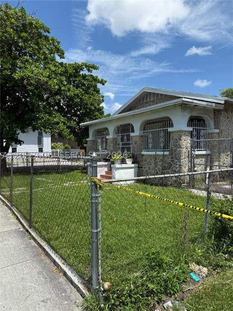 1269 NW 4th St, Miami FL - photo 6 of 11