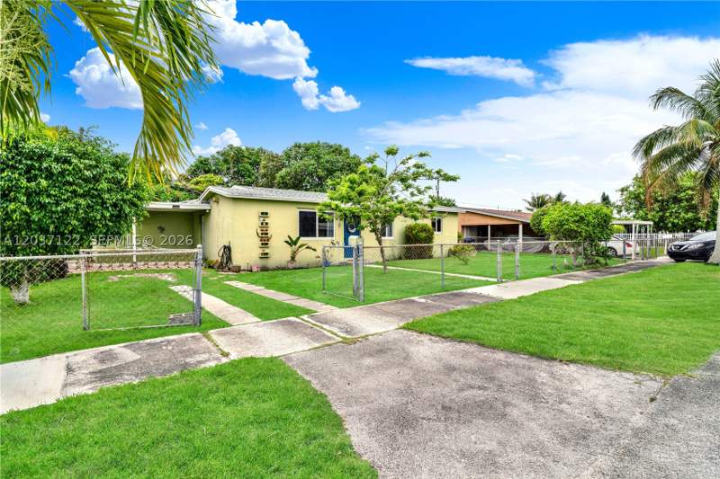4 bedroom SingleFamilyResidence at 14611 SW 103rd Ct, Richmond Hgts Ests 3rd Ad, Miami — photo 3