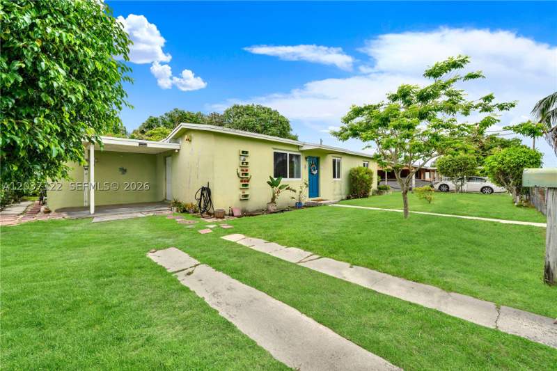 4 bedroom SingleFamilyResidence at 14611 SW 103rd Ct, Richmond Hgts Ests 3rd Ad, Miami — photo 4