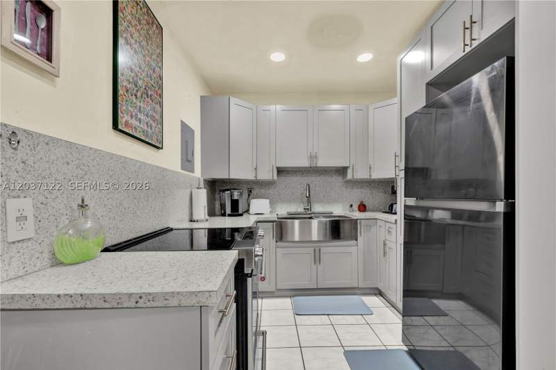 4 bedroom SingleFamilyResidence at 14611 SW 103rd Ct, Richmond Hgts Ests 3rd Ad, Miami — photo 5