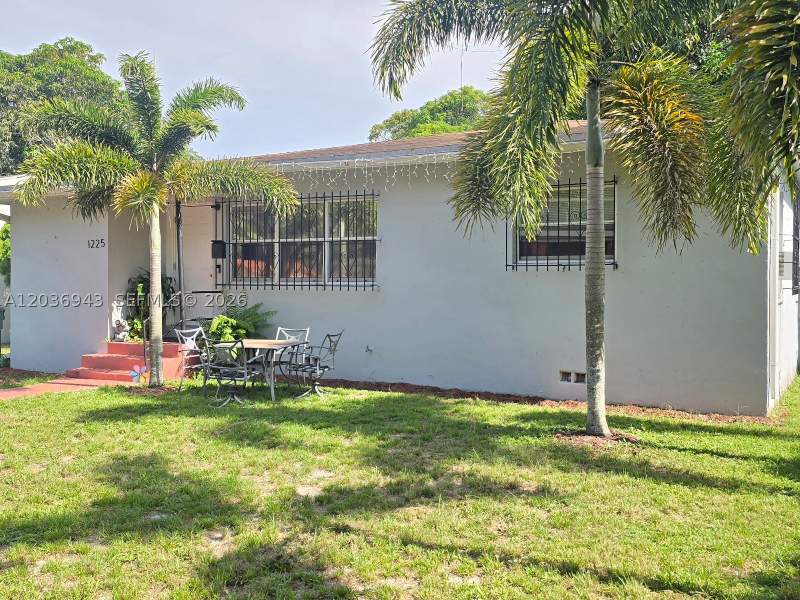 2 bedroom SingleFamilyResidence at 1225 NW 127th St, Breezy Heights Sunkist, North Miami — photo 3