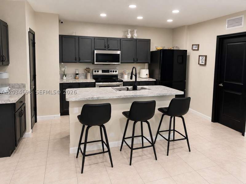 4 bedroom SingleFamilyResidence at 12145 SW 249th St, Bay Gardens, Homestead — photo 5