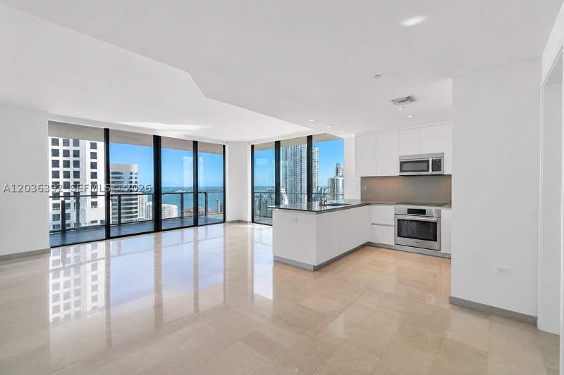 2 bedroom Condominium at 68 SE 6th St 3301, Reach Condo, Miami — photo 4