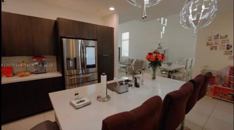 7661 NW 103rd Ct, Doral FL - photo 7 of 19