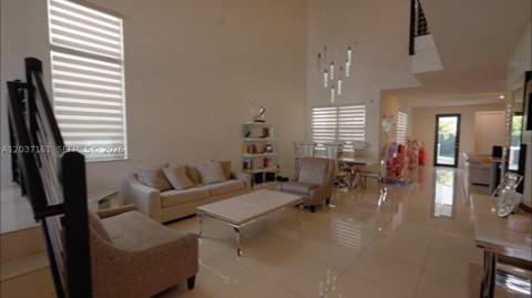 7661 NW 103rd Ct, Doral FL - photo 9 of 19
