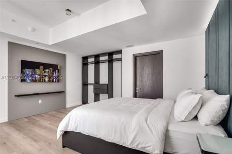 20 NE 11th St 5102, Miami FL - photo 13 of 43
