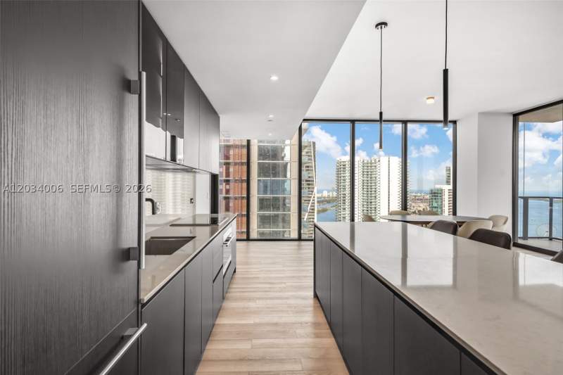 2 bedroom Condominium at 20 NE 11th St 5102, E11even Hotel and Residenc, Miami — photo 5