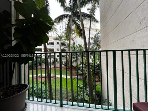 19900 E Country Club Dr 218, Aventura FL - photo 9 of 10