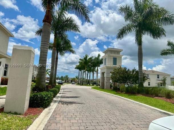 3 bedroom Townhouse at 754 SE 19th St, Cedar At Keys Gate, Homestead — photo 3