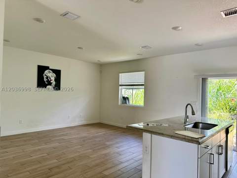 754 SE 19th St, Homestead FL - photo 6 of 19