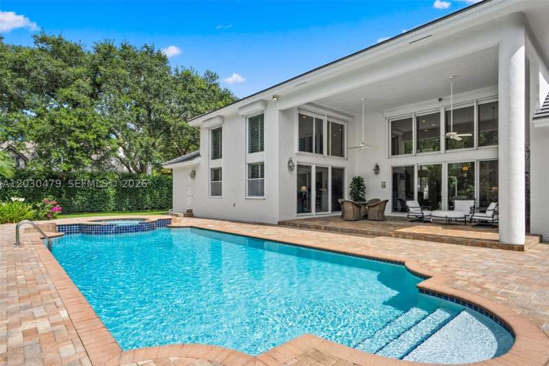 5 bedroom SingleFamilyResidence at 6020 W Suburban Dr, Martin Suburban Acres, Pinecrest — photo 2