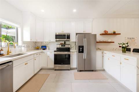 7970 SW 122nd St, Pinecrest FL - photo 6 of 28