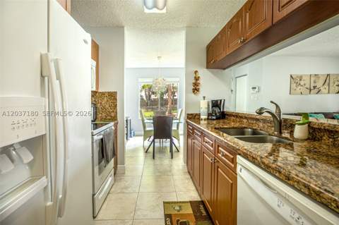 15780 SW 106th Ter 107, Miami FL - photo 10 of 43