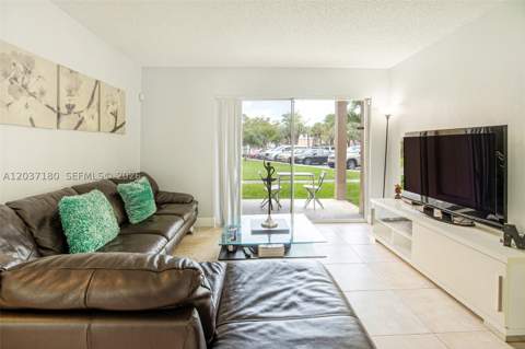 15780 SW 106th Ter 107, Miami FL - photo 13 of 43