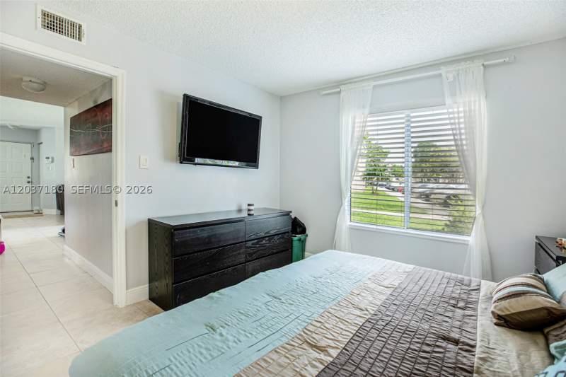 2 bedroom Condominium at 15780 SW 106th Ter 107, Royal Palm, Miami — photo 3