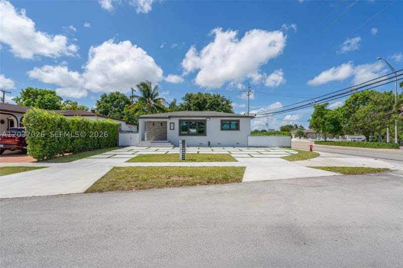 3 bedroom SingleFamilyResidence at 11 W 59th St, Palm Estates 1st Addn, Hialeah — photo 3