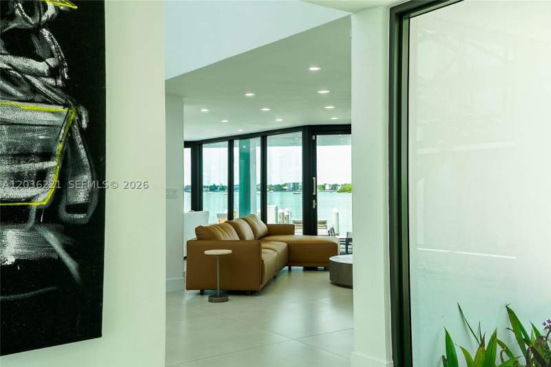5 bedroom SingleFamilyResidence at 7720 Miami View Dr, North Bay Island, North Bay Village — photo 2