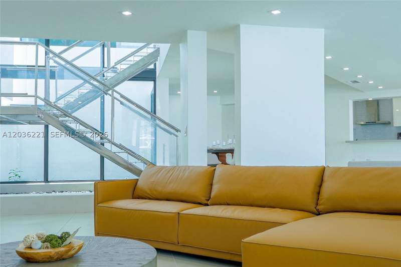5 bedroom SingleFamilyResidence at 7720 Miami View Dr, North Bay Island, North Bay Village — photo 5