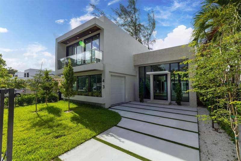 7 bedroom SingleFamilyResidence at 43 NW 42nd St, Buena Vista Heights Addn, Miami — photo 3