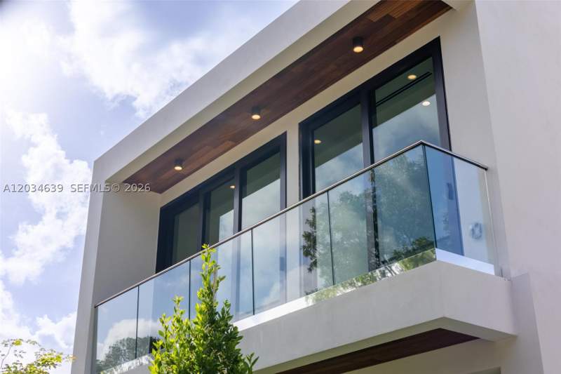 7 bedroom SingleFamilyResidence at 43 NW 42nd St, Buena Vista Heights Addn, Miami — photo 4