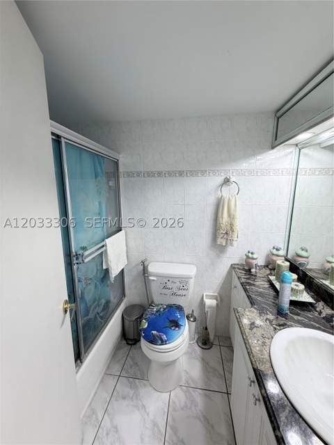 1975 W 44th Pl 401, Hialeah FL - photo 14 of 18