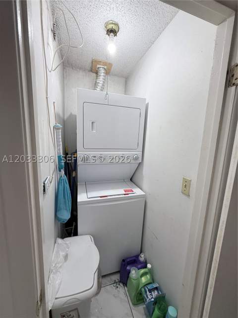 1975 W 44th Pl 401, Hialeah FL - photo 15 of 18