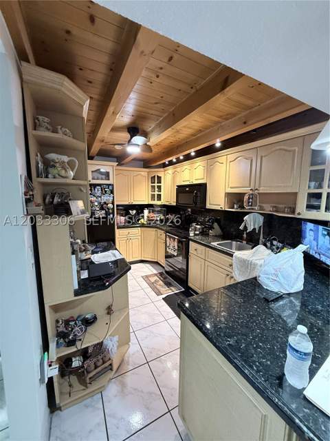 1975 W 44th Pl 401, Hialeah FL - photo 8 of 18