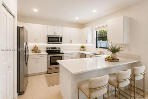 592 NW 203rd Ter, Miami Gardens FL - photo 9 of 37