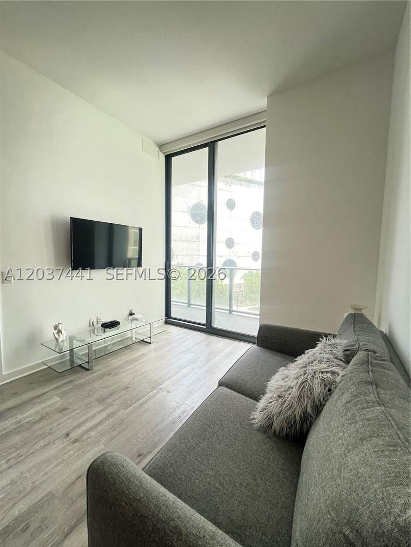 1 bedroom Condominium at 501 NE 31st St 202, Paraiso Bayviews Condo, Miami — photo 3