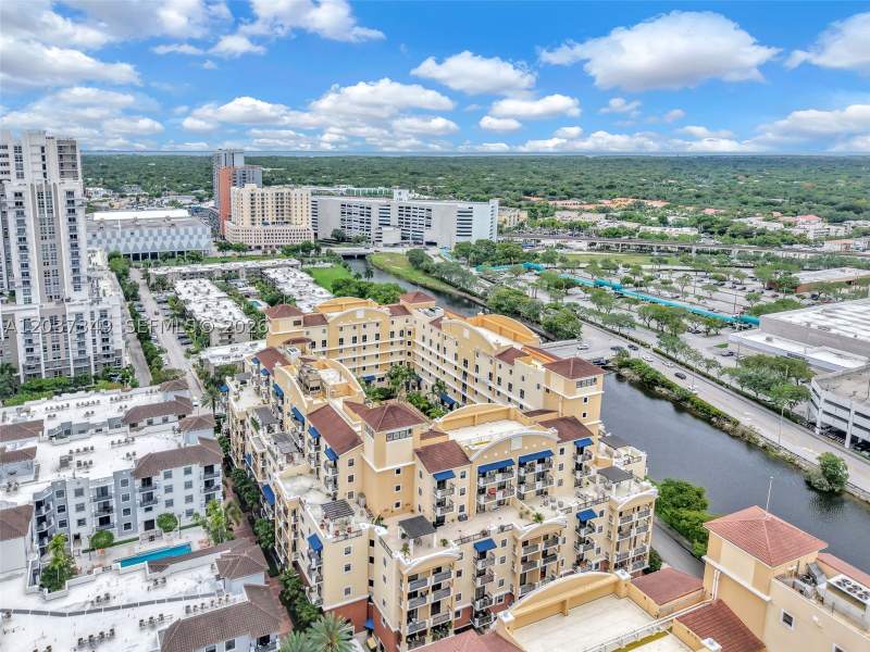 2 bedroom Condominium at 8390 SW 72nd Ave 905, Colonnade At Dadeland SE, Miami — photo 2