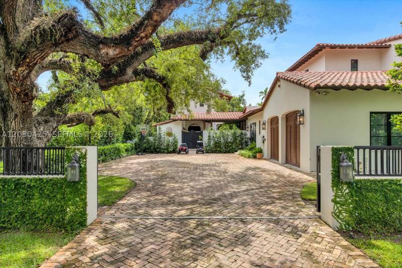8 bedroom SingleFamilyResidence at 545 San Antonio Ave, Coral Gables Riviera Sec, Coral Gables — photo 5