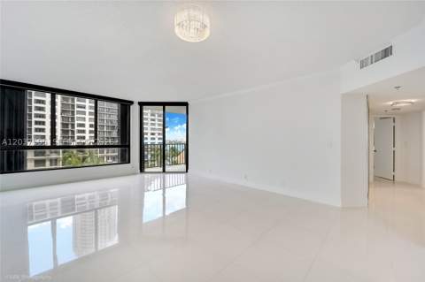 520 Brickell Key Dr A802, Miami FL - photo 8 of 10