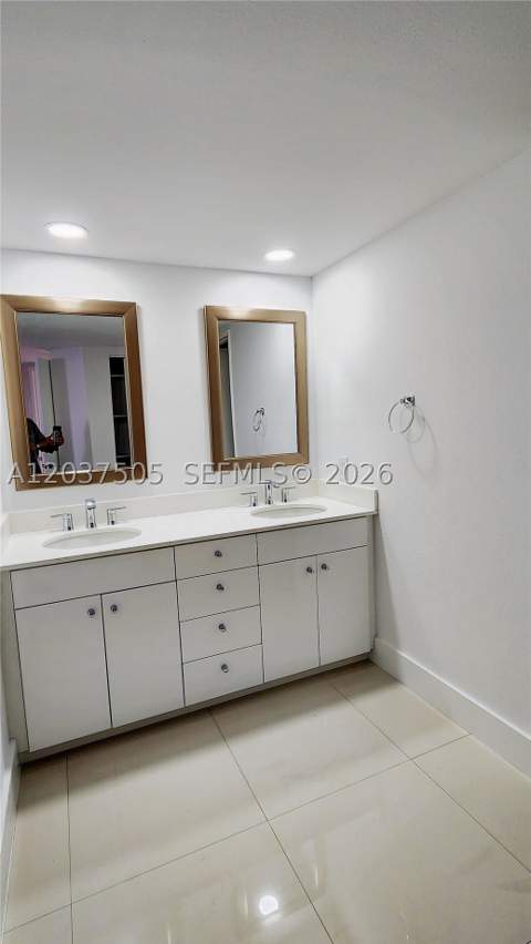 520 Brickell Key Dr A802, Miami FL - photo 9 of 10